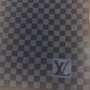 100% AUTHENTIC Men’s Louis Vuitton Damier Wool
